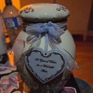 Musical Ginger Jar - Year of Wishes for a Wonderful Mom Ardleigh Elliott